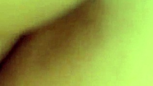 मुझे मेरे स्टेपसन ने मस्तरबेट करते हुए पकड़ा, और उसने मेरी टाइट चूत को लिक किया जबकि मैं जोर से मॉन कर रही थी