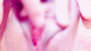 משחקת בדגדגן עד התזה אורגזמה מטורפת