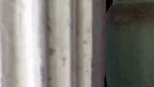 Peguei o síndico comendo a devota da igreja nesse lugar aberto?