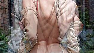 Ja, glamurozna plavuša, pokazujem pičku u javnosti, ups!