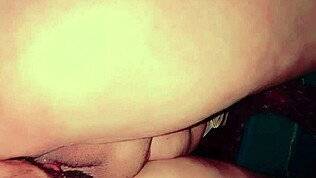 Cara terbaik buat ibu tiri tak puas pancut ialah jilat memek basah campak