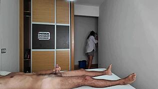 بحب أجلخ لعمالة التنظيف في الفندق