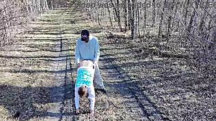 Šukání venku s velkýma prsama a monstrózním čurákem, dron nás chytá