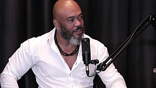 grana preseneti kurbo, ki je vedno hotela snemat z Willom Mastro na plaži in kup broxamov z njo - Marcelly Melo gleda v prozorni rdeči 😏