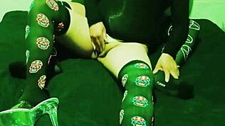 STAŁAM SIĘ SUKĄ, KTÓREJ ZAWSZE CHCIAŁ MÓJ MĄŻ PEŁNY FILM NA RED