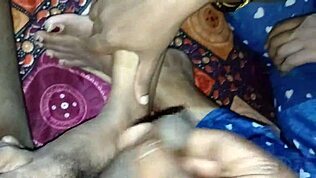 अरे, आज रात मेरी 18+ टीन बेस्ट फ्रेंड की टाइट इंडियन चूत में वीर्य डालना चाहते हो?