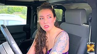 Livia Jeune, tu cea obraznică mănânci pulă și pizdă?