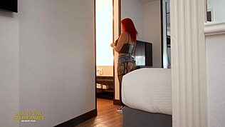 Enteada Latina Gótica de Tetas Grandes Chupa Pau Monstro Como Profissional