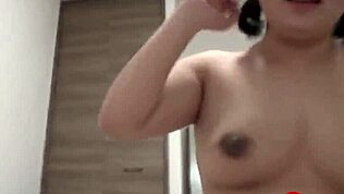 Duik in Japans wildste, rommeligste XXX JAV scène met ondeugende Aziatische creampie actie.