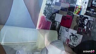 Japońsk macocha w szoku prawdziwy orgazm z spermą na owłosionej cipce po ostrym JAV