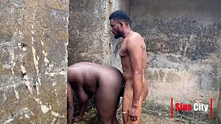 빅 브로 네트워크가 목장에서 야외로 마을 소녀 박아 😍