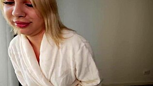 Ibu tiri tangkap anak tiri tengok video dewasa dan tolong tangan