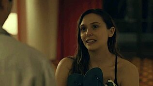 Elizabeth Olsen geme fierbinte cu țâțe mari 😍