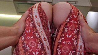 מנקה מתכופפת לזין ענק קרימפיי