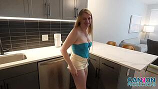 Ember Springs reitet Cannons Riesen-Schwanz nass