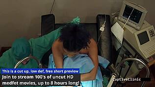 Ihmiset marsut Phoenix Rose käyttää vibraattoria lähikuvassa