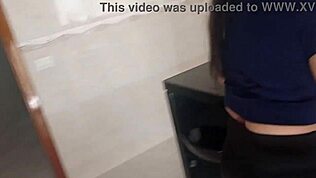 Služka v legínách dostane prachy za šukání