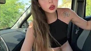 Conocí fan de Xvideos y acabamos follando en su coche vídeo público!