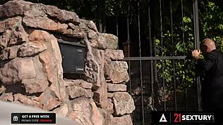 21 sextury sexig milf francys belle förberedde sig med en butt plug och njöt av en kuk i hennes röv