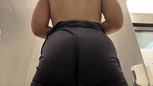 Czy tryskasz w przymierzalni tak?