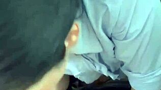 Hajde Gabriella, sisaj me brzo, prolaze ljudi i ne želim da nas prekinu pre nego što ti dam spermu