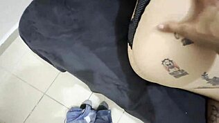 Tetek basah besar dibengkokkan untuk kongkek POV rumah