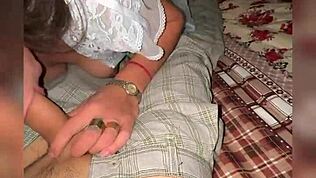 Madrasta mexicana madura vê pau exposto do enteado, fica tarada e implora pra ele foder forte em casa sozinhos