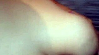 Sosed me zaloti pri masturbaciji in konča v moji usti, sadistično presenečenje!