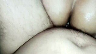 Vau! Veljen tyttöystävän kaveri saa salaisen anaali-naidan veljeltä koiras-asennossa!