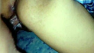 เย็ดลับกับเพื่อนร่วมชั้นในโรงรถ