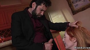 Katson poliisin anaali naidaa tuota isopyllyistä punapäistä tyttöä, se on niin intensiivistä!