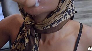 Blowjob rápido y corrida en boca antes de misa - ¿Vale la pena el riesgo?