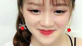 Kiva tyttö livestriimaa Uplivessä