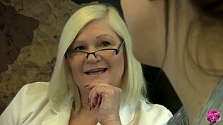 Dr. Lacey pergunta: Pronta pro meu linguado na sua buceta, Tindra?