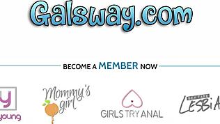 Angel Small 18+ suger på Jewels Jades milf patter mens hun fingerer og slikker