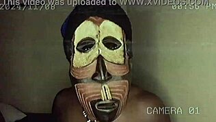 Kenyan pastor i kirke tilbyder sin kurvede menigheds røv som del af offergaver til at kneppe