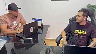 Γραμματέας απολύεται αλλά κερδίζει προαγωγή