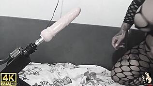 Moje sex mašina ho sátla, dokud nevystříkl do pusy