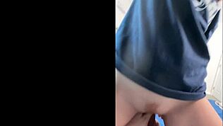 Horúci amatérsky kolegiálny hookup s Katerinou Deville, jej tesná piča jazdi na mojom kurci