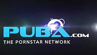 Russische MILF rekt poesje, voelt diepe emoties