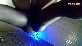 Hey, okul öğretmenim otelde vahşi sikiş stillerini gösterdi