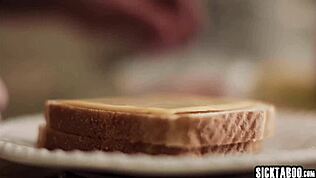 Gadis Asia 18+ Lulu Chu cemburu nafsu seks dikongkek lepas kocok dan hisap dengan Vic