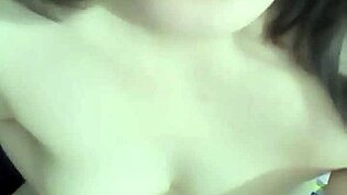 minha esposa quase me pegou comendo a amiga dela na cozinha né?