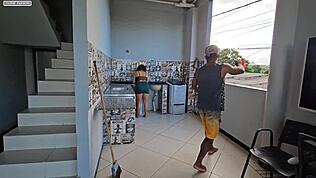 Chytil som suseda pri krádeži mojich nohavičiek, to ma tak vzrušilo, že som ho nechal šukať môj ritíček