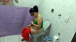 Zawiesiłem zasłonę w łazience, by podglądać pasierba pod prysznicem