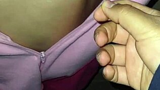 Vyšukal jsem tu kostýmovanou zralou děvku na ulici bez kondomu a vystrčil dovnitř