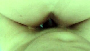 Jeg fandt en video af min onkel der knepper min liderlige tante. Nu bliver jeg liderlig hver gang jeg ser hende.