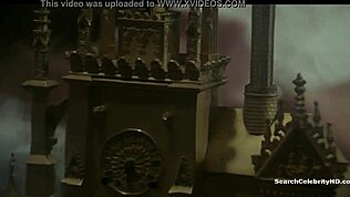 Corinne Clery y Jehanne Blaise en Historia Retro