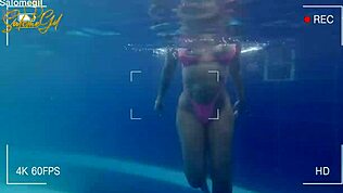 Salome Gil熱いラティーナ熟女が撮影をプール激セックスに変身スペインカメラマンと