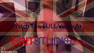 U-u bok ettim bu İngiliz 18+ genç ıslak sakso ve göttan çekim yapıp dölleri yutuyor